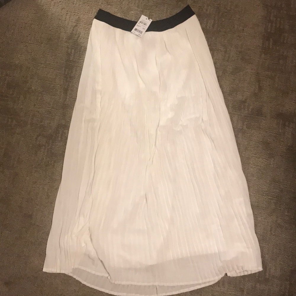 NY collection white flowy skirt